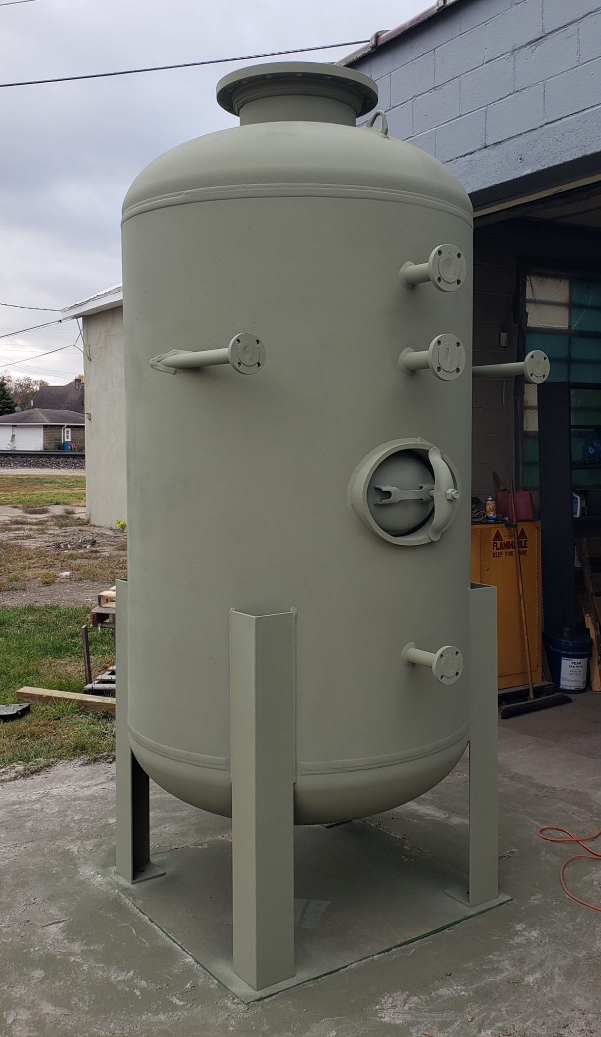 What’s the Difference Between a Blowdown Separator and a Blowdown Tank